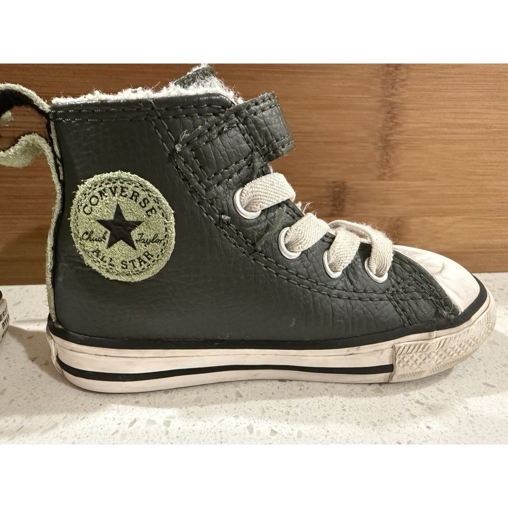 CONVERSE Chuck Taylor Faux Fur Lined Gray Hi Top Sneakers Toddler Size‎ 6